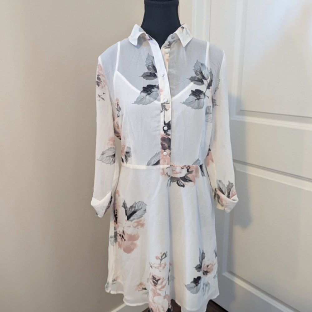 DYNAMITE | Floral Flowy White Dress, 3/4 Long Sleeves, Open Back, Collar, Medium